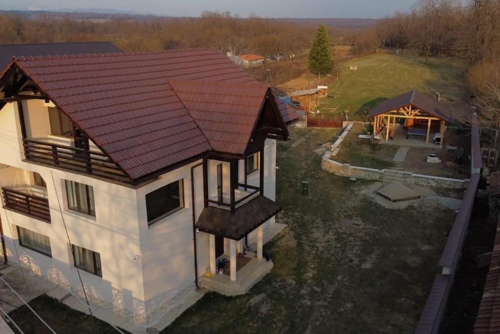Pensiunea Valea Susitei, Ciubar, Sauna, Atv, Safarii Jepp Offroad Ghid Turistic, Climbing, Rafting, Paragliding Târgu Jiu Εξωτερικό φωτογραφία
