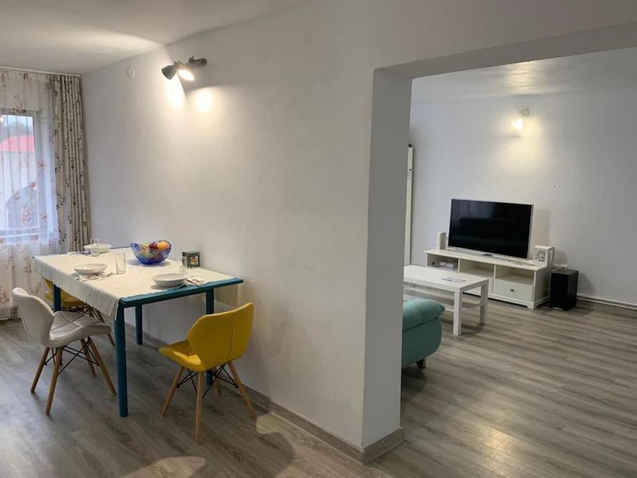 Pensiunea Valea Susitei, Ciubar, Sauna, Atv, Safarii Jepp Offroad Ghid Turistic, Climbing, Rafting, Paragliding Târgu Jiu Εξωτερικό φωτογραφία