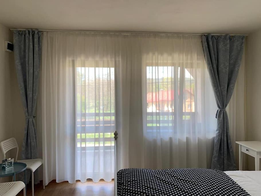 Pensiunea Valea Susitei, Ciubar, Sauna, Atv, Safarii Jepp Offroad Ghid Turistic, Climbing, Rafting, Paragliding Târgu Jiu Εξωτερικό φωτογραφία
