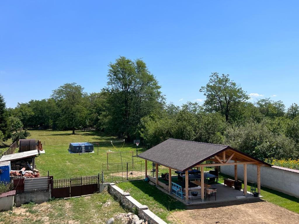 Pensiunea Valea Susitei, Ciubar, Sauna, Atv, Safarii Jepp Offroad Ghid Turistic, Climbing, Rafting, Paragliding Târgu Jiu Εξωτερικό φωτογραφία