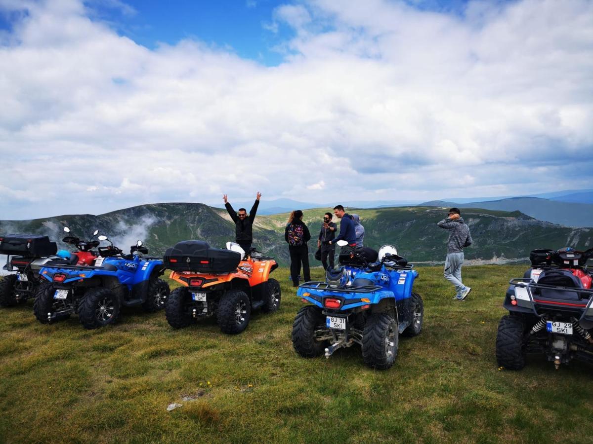 Pensiunea Valea Susitei, Ciubar, Sauna, Atv, Safarii Jepp Offroad Ghid Turistic, Climbing, Rafting, Paragliding Târgu Jiu Εξωτερικό φωτογραφία