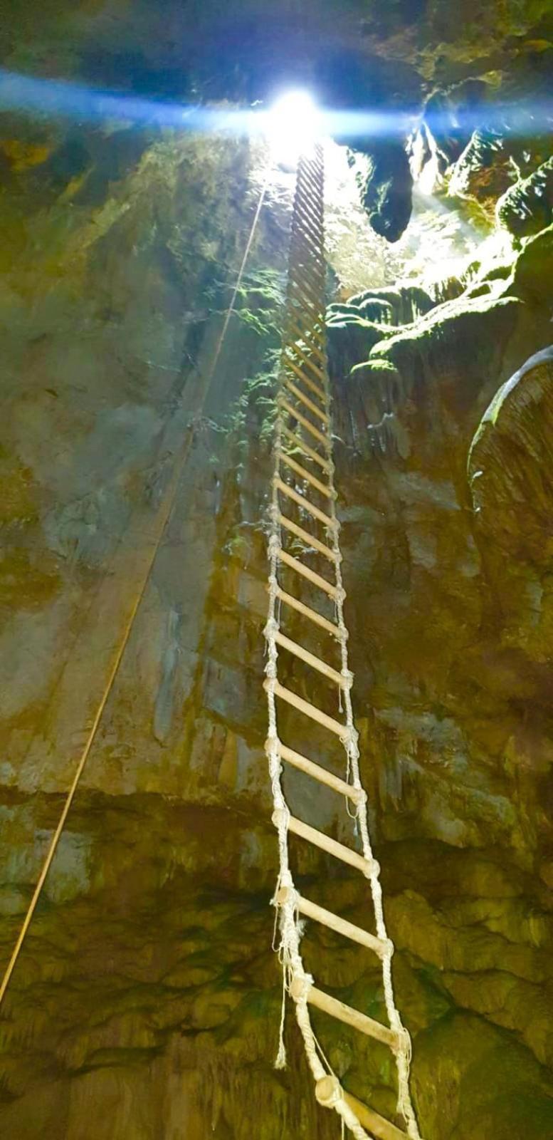 Pensiunea Valea Susitei, Ciubar, Sauna, Atv, Safarii Jepp Offroad Ghid Turistic, Climbing, Rafting, Paragliding Târgu Jiu Εξωτερικό φωτογραφία